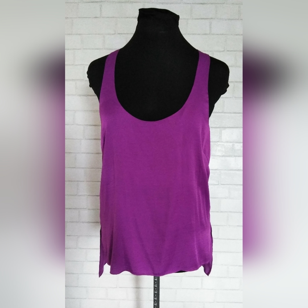 Top Sleeveless BCBG MaxAzria Women size Small exelente conditions Magenta